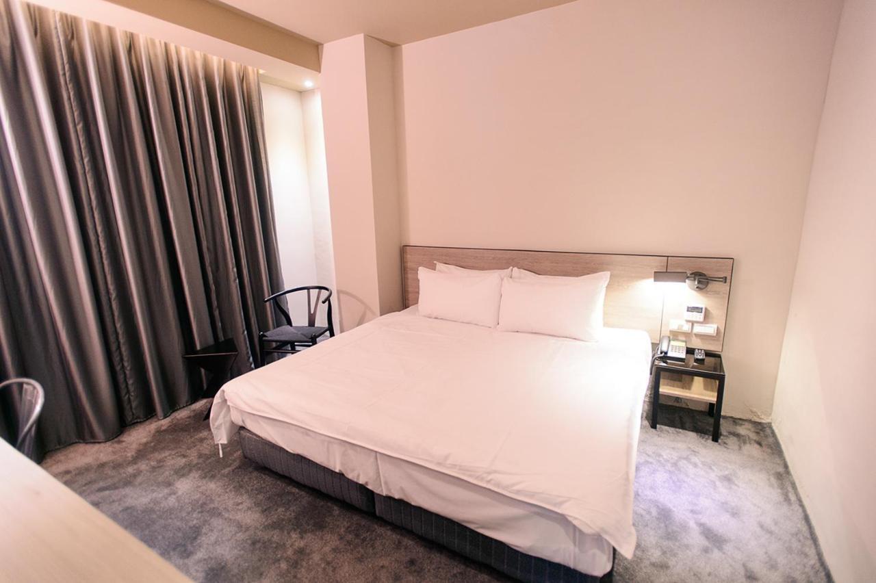Kiwi Express Hotel-Taichung Station II Zewnętrze zdjęcie
