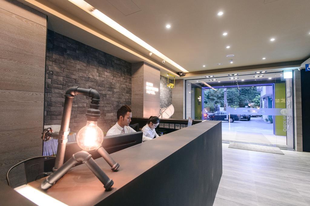 Kiwi Express Hotel-Taichung Station II Zewnętrze zdjęcie