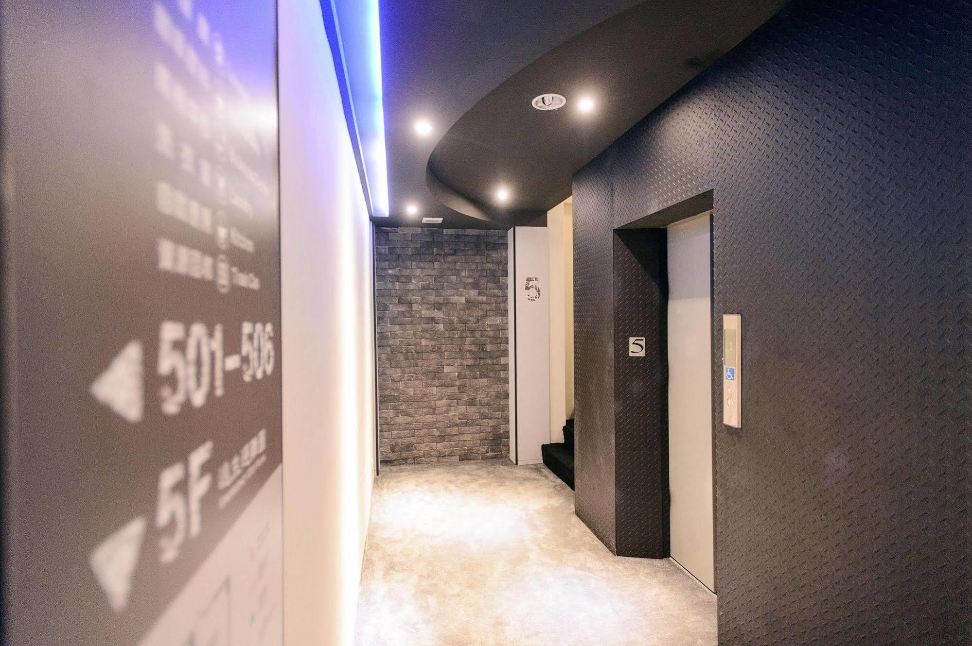 Kiwi Express Hotel-Taichung Station II Zewnętrze zdjęcie